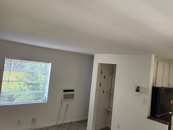5th image of 2060 NE 1st Street #3