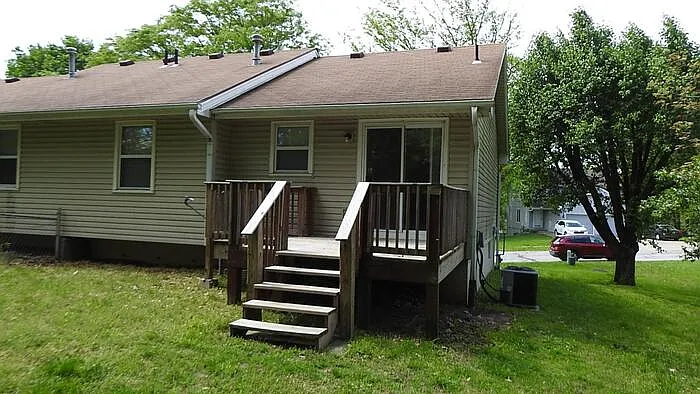 6905 Orchard St — Photo 2