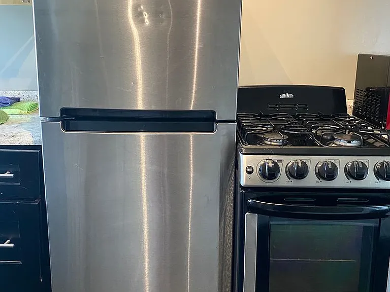 308 E Seneca St — Photo 57