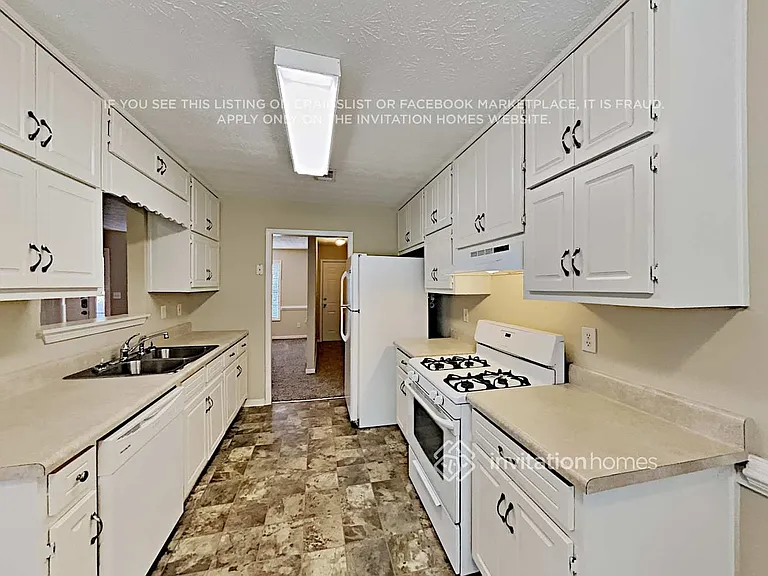 400 Freedom Dr — Photo 11