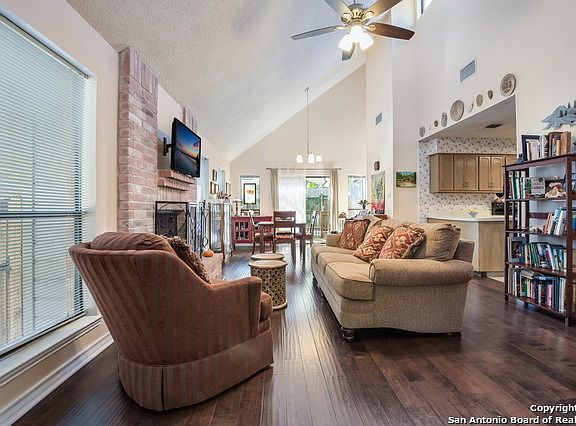 3rd image of 6457 Brookway Dr