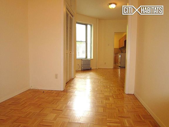 5th image of 176 India St APT 1L