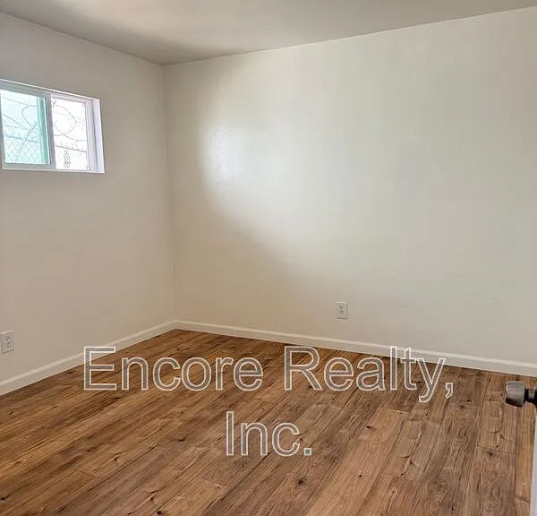 549 McIntosh St #D — Photo 3