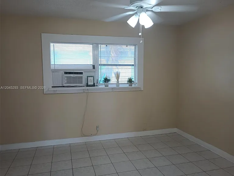 1433 SW 24th Ct #2 — Photo 8