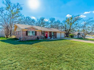 708 N Stewart St, Azle, TX 76020