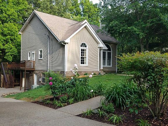 3rd image of 639 E Glenridge Ln