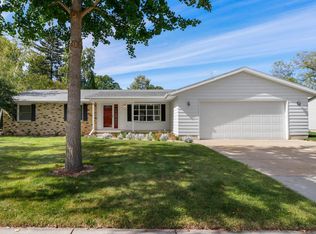 212 Walmar Dr, Sun Prairie, WI 53590