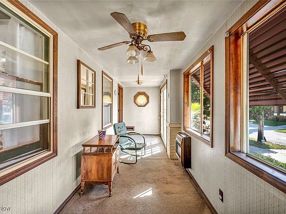 3rd image of 4510 Woburn Ave