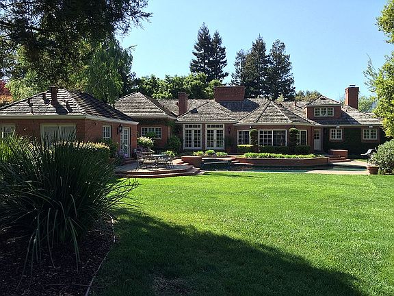 2nd image of 25975 Alicante Ln