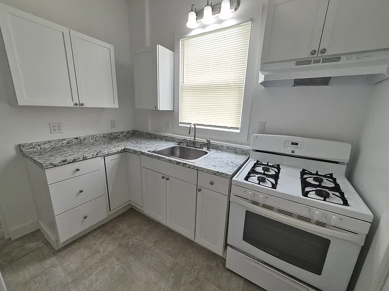 113 Delaware Ave — Photo 7