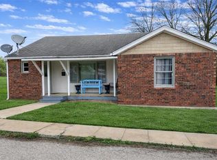 209 S Locust St, Carrollton, MO 64633