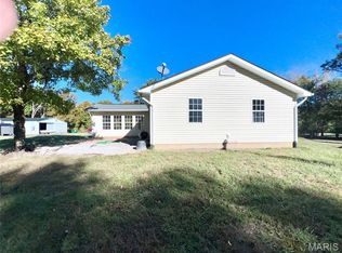 3083 Db Rd, Waterloo, IL 62298