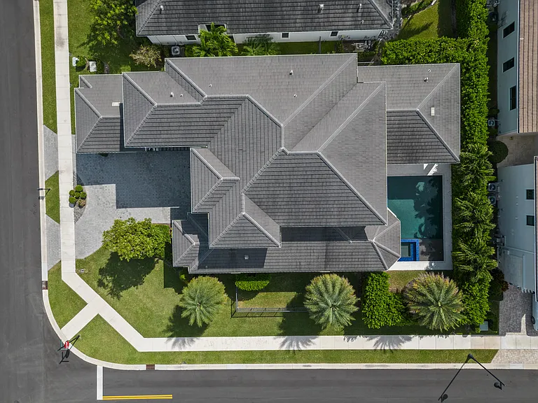 6990 NW 27th Ave — Photo 36