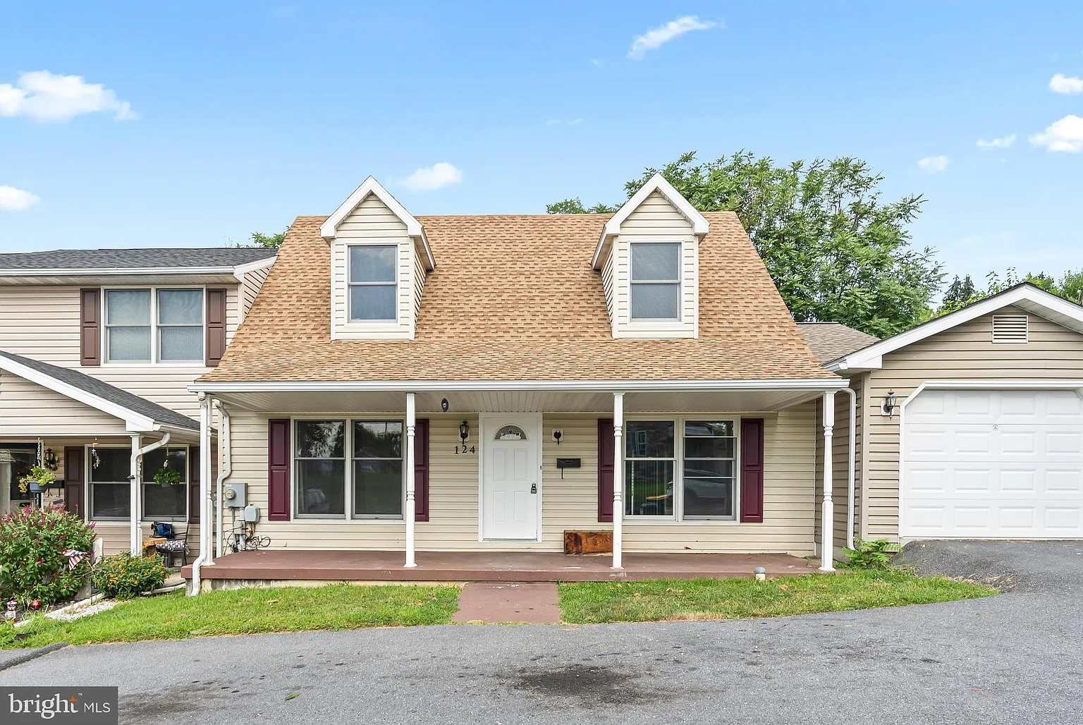 124 Frick Ave photo 1