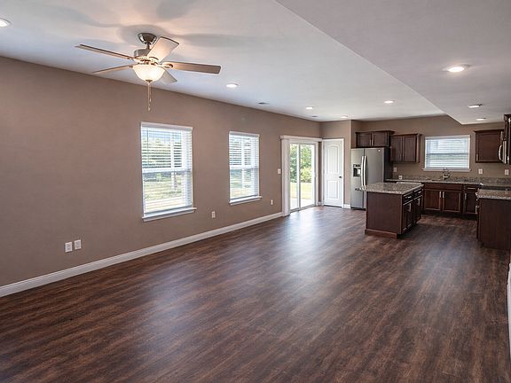 3rd image of 2810 Amberwood Ct