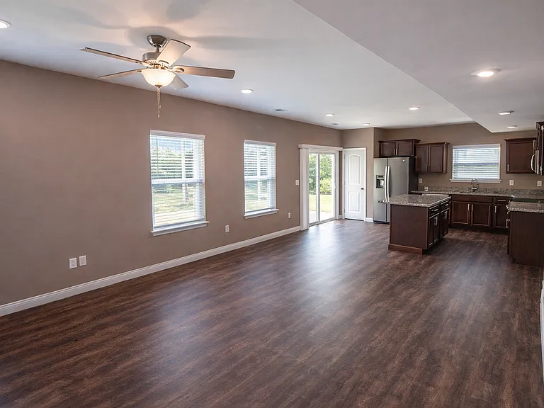 2810 Amberwood Ct — Photo 3