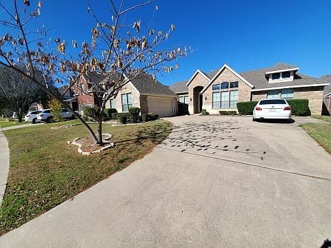 3rd image of 4311 Lone Oak Dr