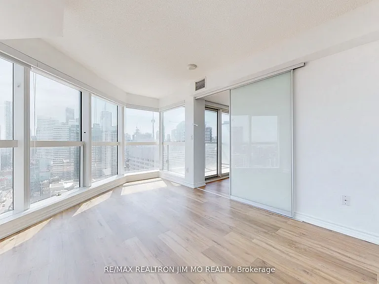 386 Yonge St #2508 — Photo 13