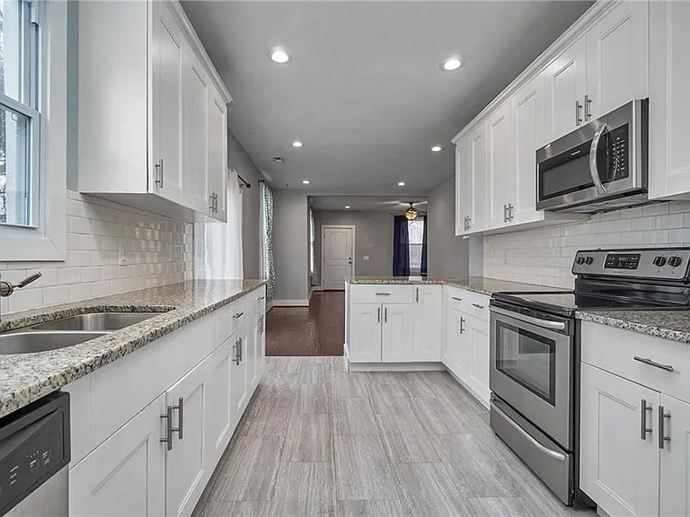 148 Owens St — Photo 9