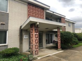 1402 Golden Gate Blvd #G102, Mayfield Hts, OH 44124