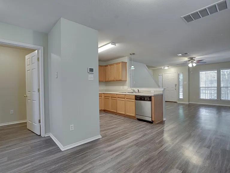 9405 Rowlands Sayle Rd — Photo 3