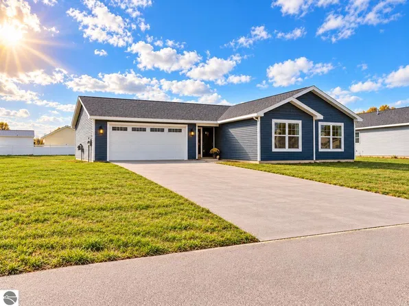 4877 Meadowlark Ln #40, Traverse City, MI 49685