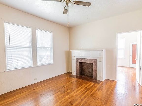 4th image of 329 W Huisache Ave