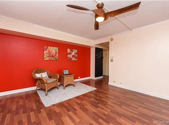Chic and open living area with a chalk board wall to welcome your guests or write notes.