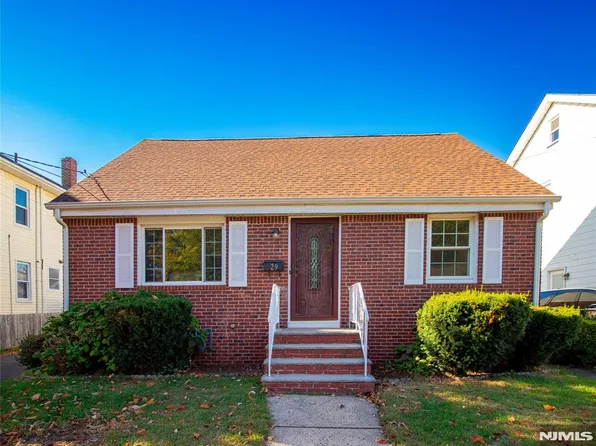 29 Colling Ave, Rochelle Park, NJ 07662