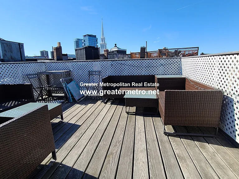 414 Hanover St — Photo 2