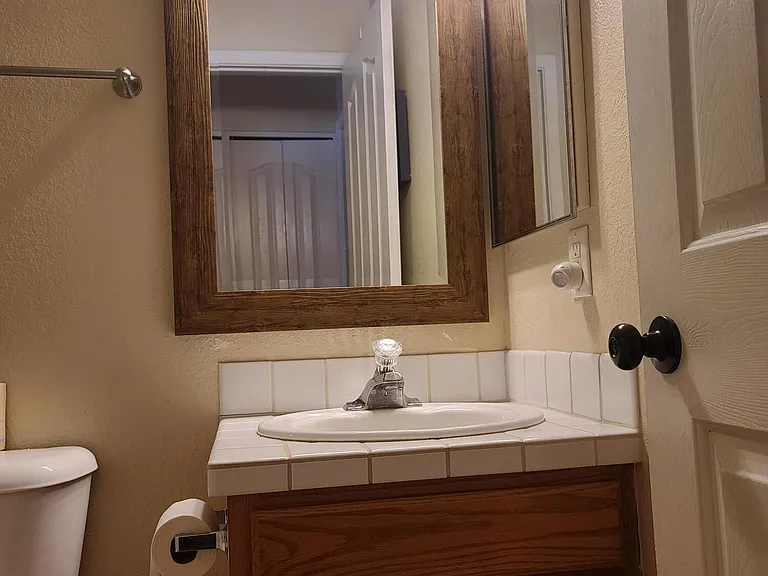 2010 Bombay Dr — Photo 19