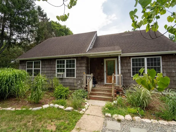 86 Massachusetts Avenue, Bay Shore, NY 11706