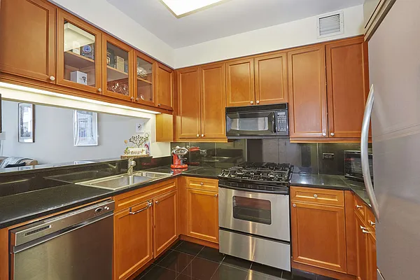 Rented by Brown Harris Stevens | media 4