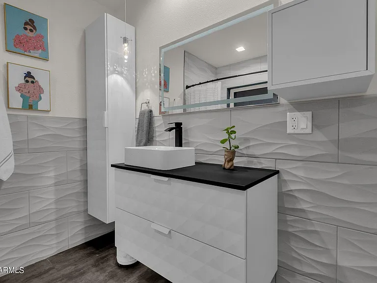 4611 E Desert Dr — Photo 38