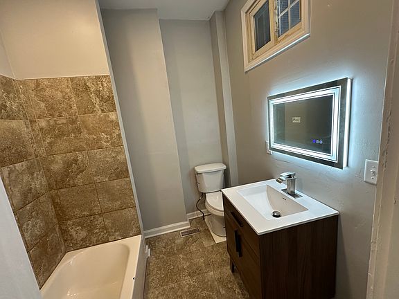 5th image of 441 Rockdale Ave #1