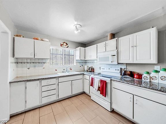 5th image of 45 Prince Ln