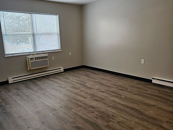 3rd image of 1568 Lexington Ave #3E