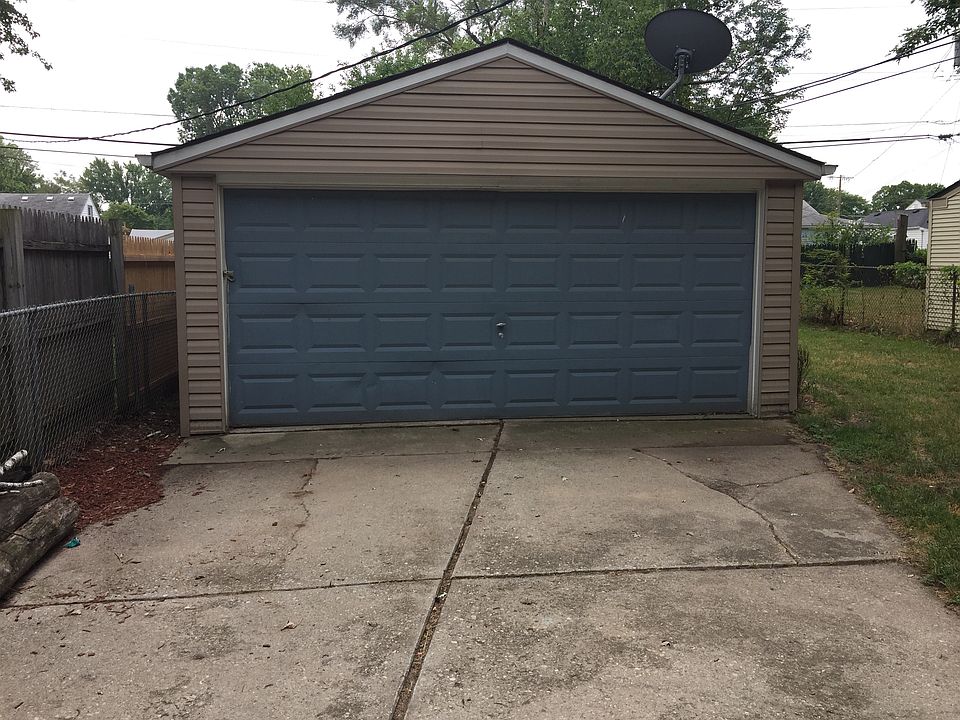 2nd image of 24431 Hopkins St