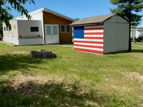 13-100 Woodhaven Lakes, Sublette, IL 61367