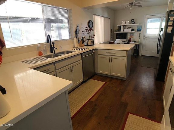 3rd image of 601 W Coral Gables Dr