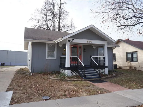 324 SE Green St, Lees Summit, MO 64063