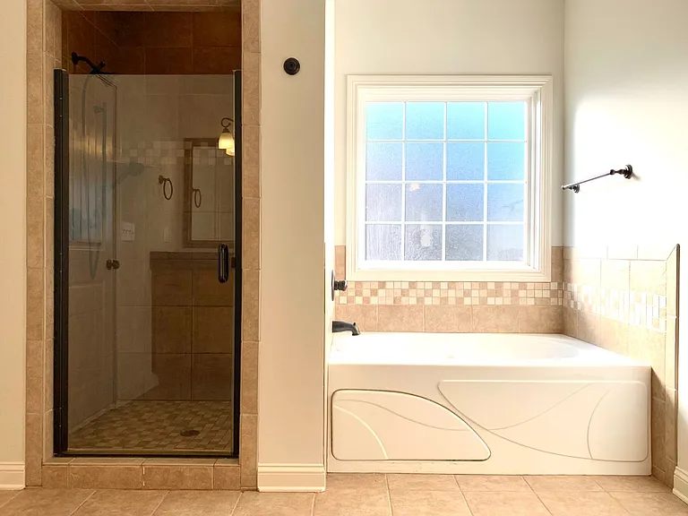 1533 Edgewater Ln — Photo 21