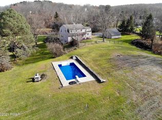 9 Slish Rd, Honesdale, PA 18431