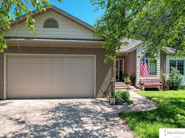 220 S Grove Ave, Crete, NE 68333