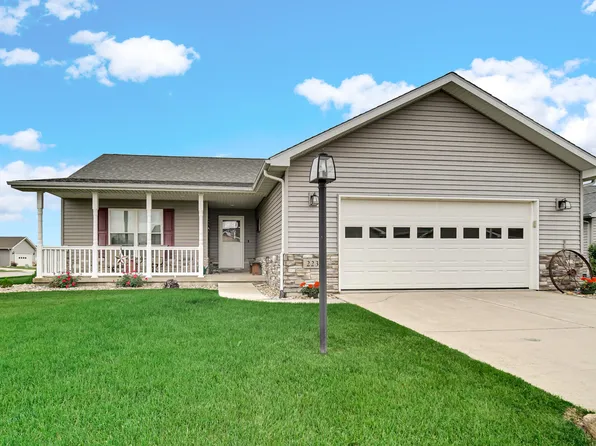 223 Whispering Blvd, La Porte, IN 46350