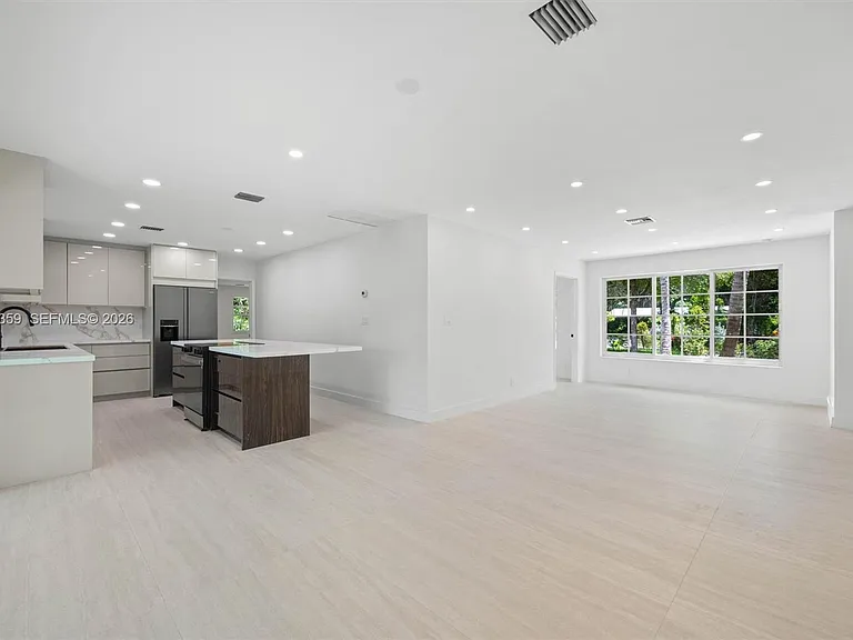 11770 Griffing Blvd — Photo 4