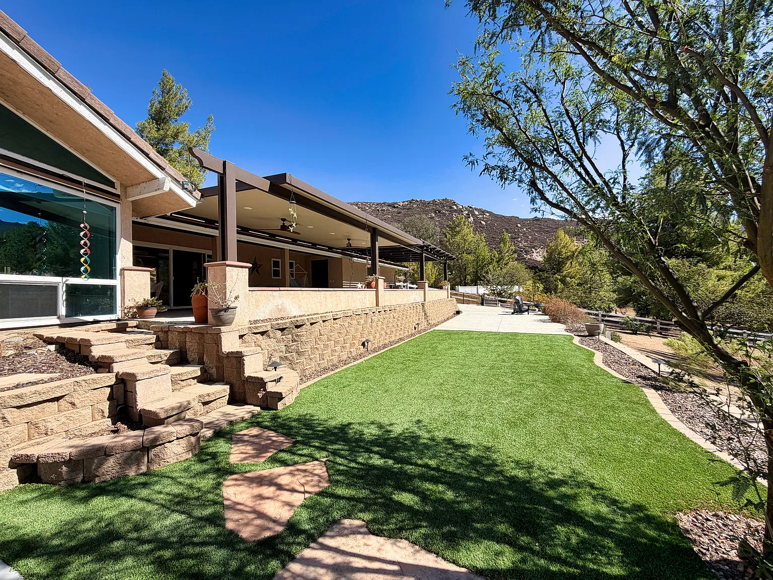 4 bed, 3.5 bath, 2900 sqft, $5,950 — Photo 2