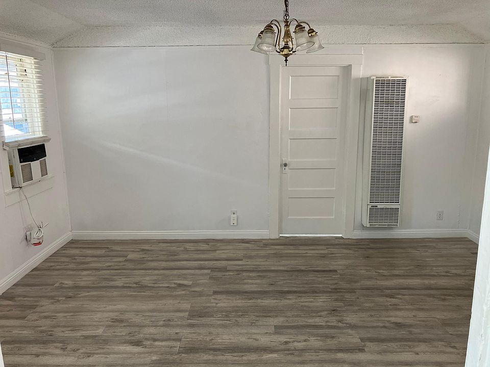 Another picture of living room.