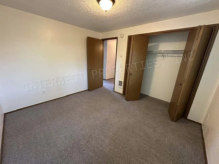 1001 NE 25th Ave #7 — Photo 9