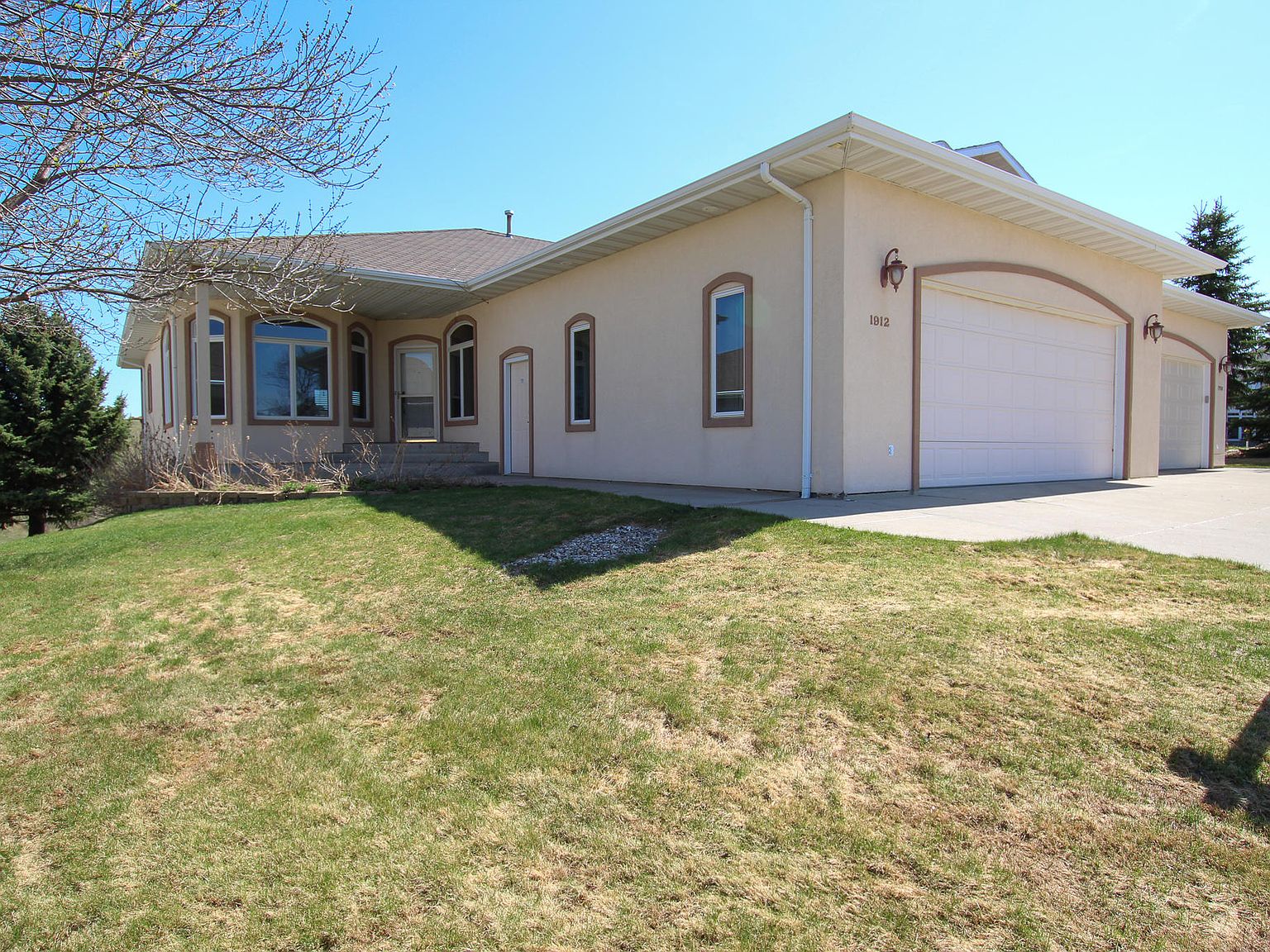 1912 Mesquite Loop, Bismarck, ND 58503 Zillow